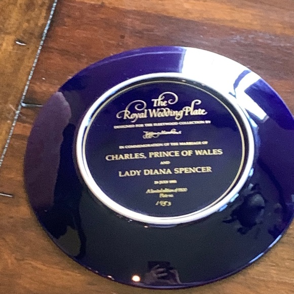 The Royal Wedding Plate in commemoration of the marriage of Charles & Lady Diana - Picture 3 of 3